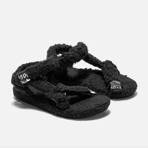 Arizona Love Trekky Fur Shearling Fur Fuzzy Sandals